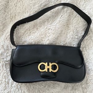 Used Salvatore Ferragamo purse in very good condition!!